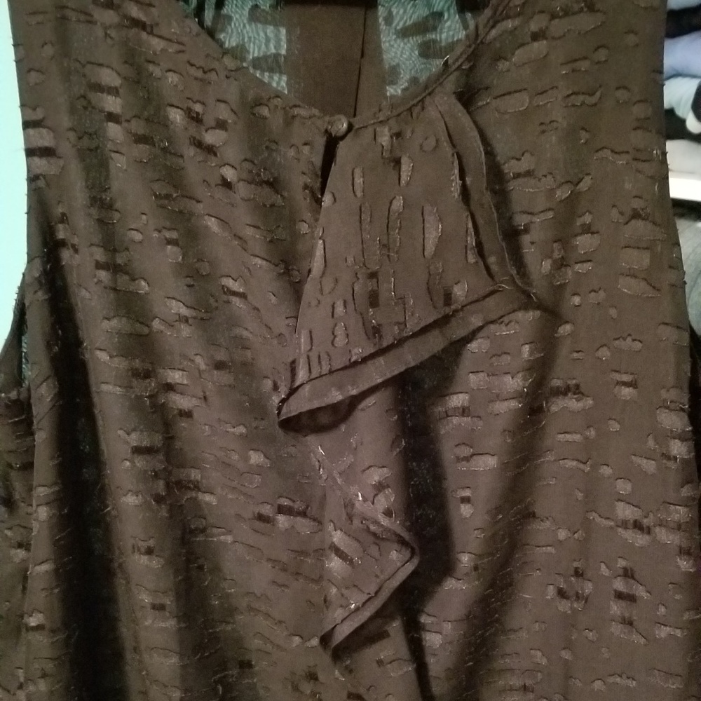 Ruffled Textured Tank - Picture 2 of 7